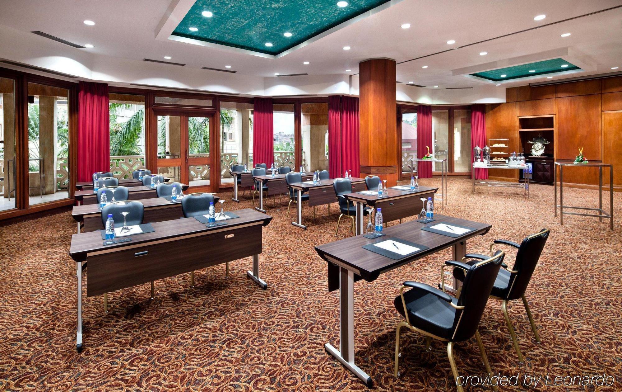 Hotel Hilton Yaoundé Business foto